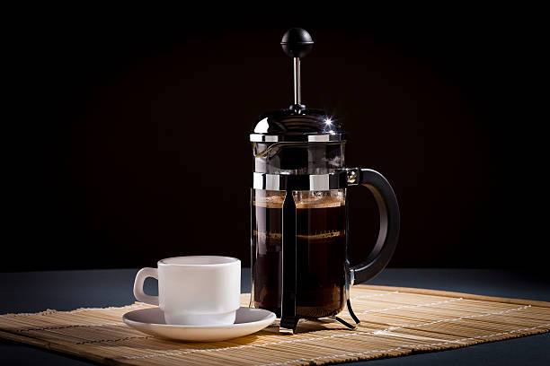 how to make a black coffee and how to use a cafetiere